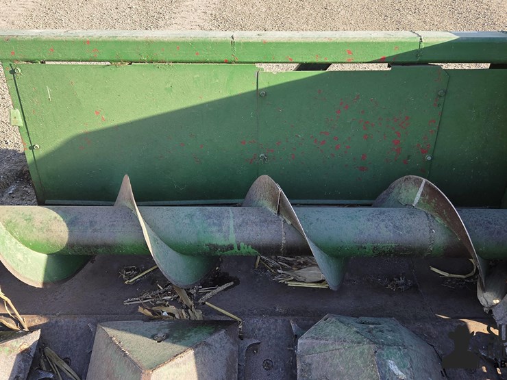 john-deere-9r22-corn-head-image-11