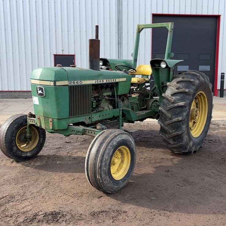 JOHN DEERE 2640
