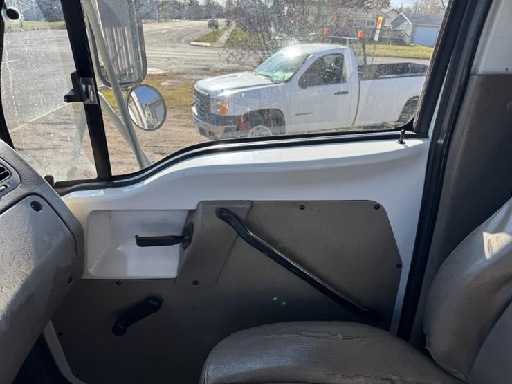 2002-vactor-2100-image-86