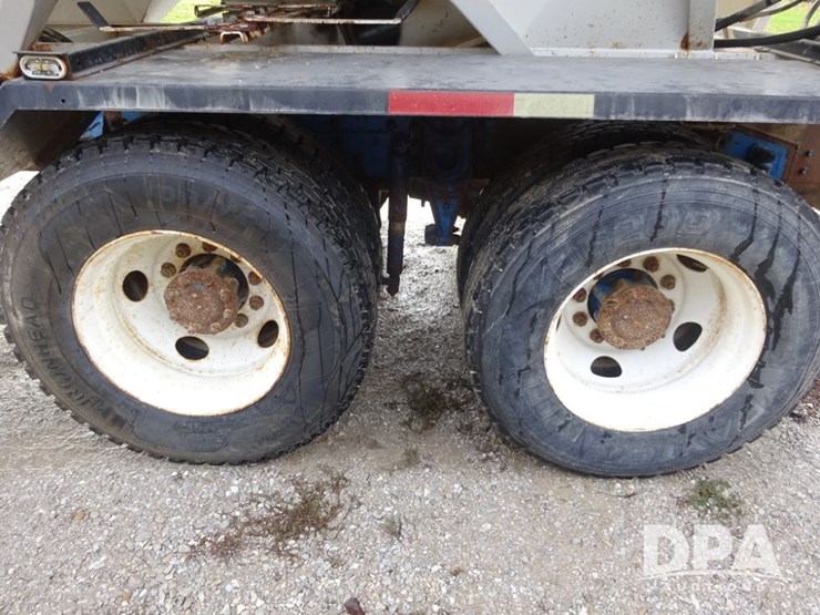 2003-international-8100-image-45