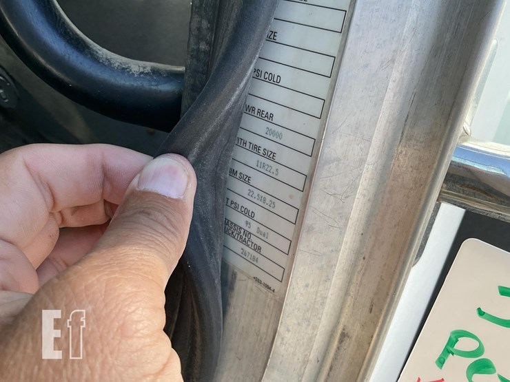 peterbilt-337-image-12