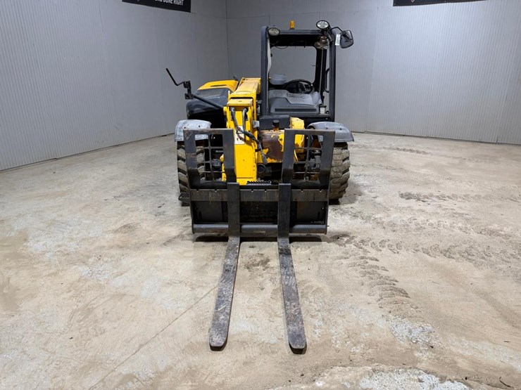 2015-jcb-525-image-8