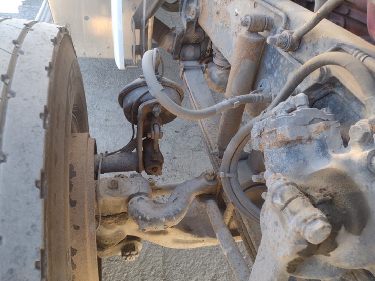 peterbilt-388-image-24