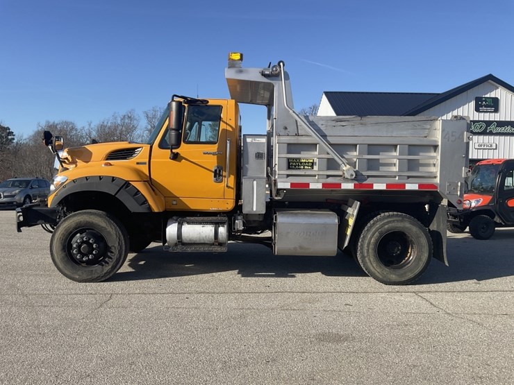 international-workstar-7600-image-1