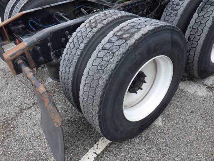 freightliner-cascadia-126-image-8