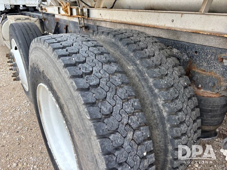 freightliner-fld112-image-71