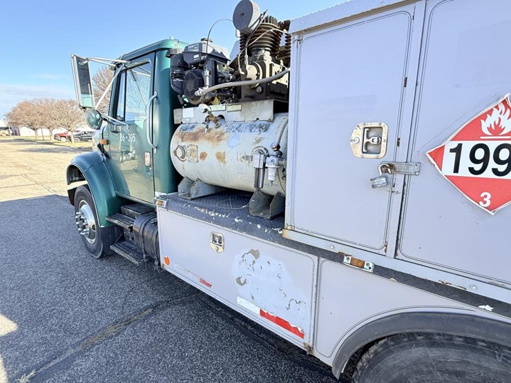 international-4700-image-17