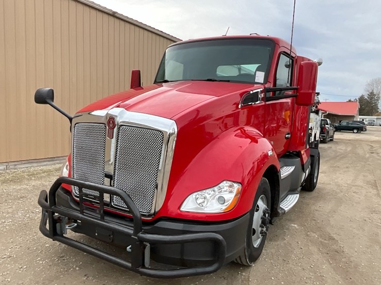 2020-kenworth-t680-image-3