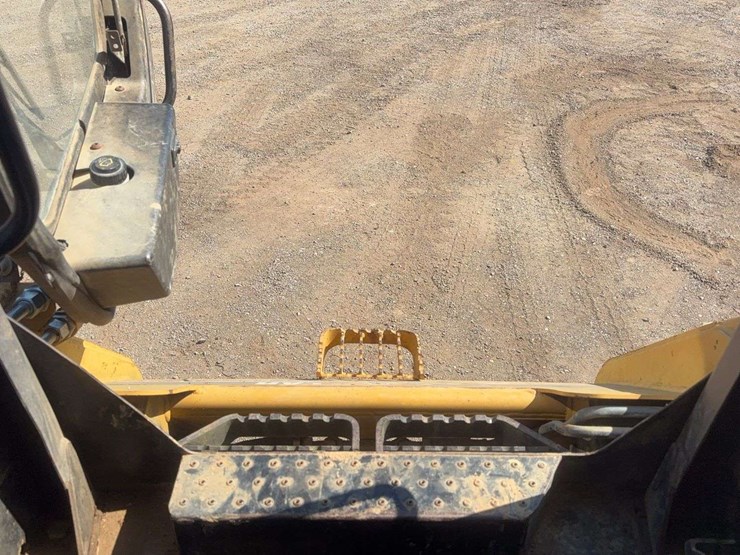 caterpillar-246-image-19