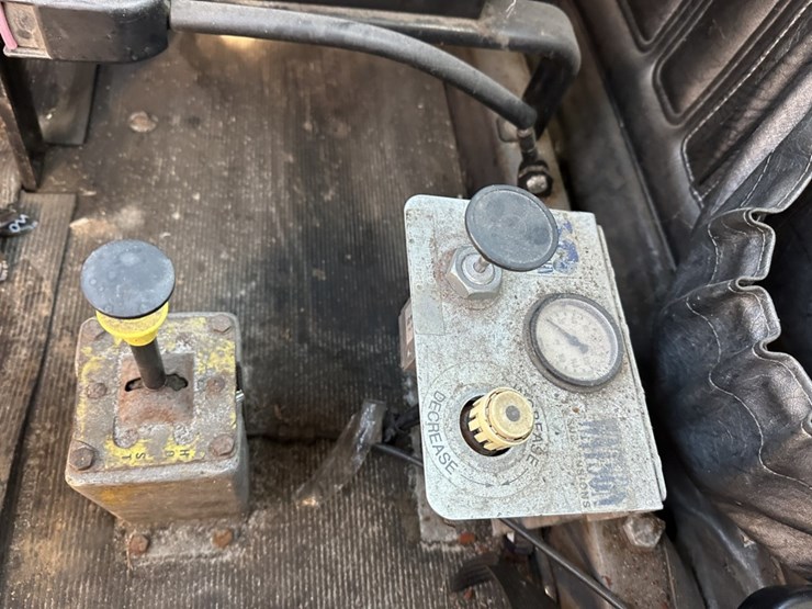 1996-mack-rd688s-image-56