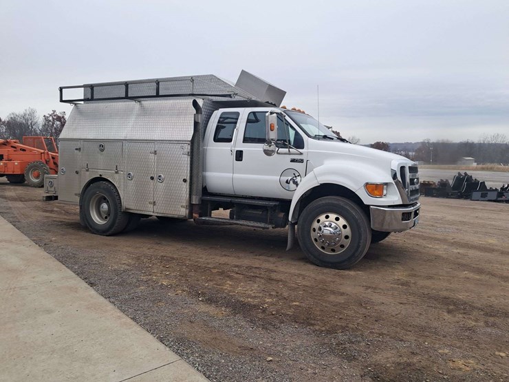 2009-ford-f750-image-2