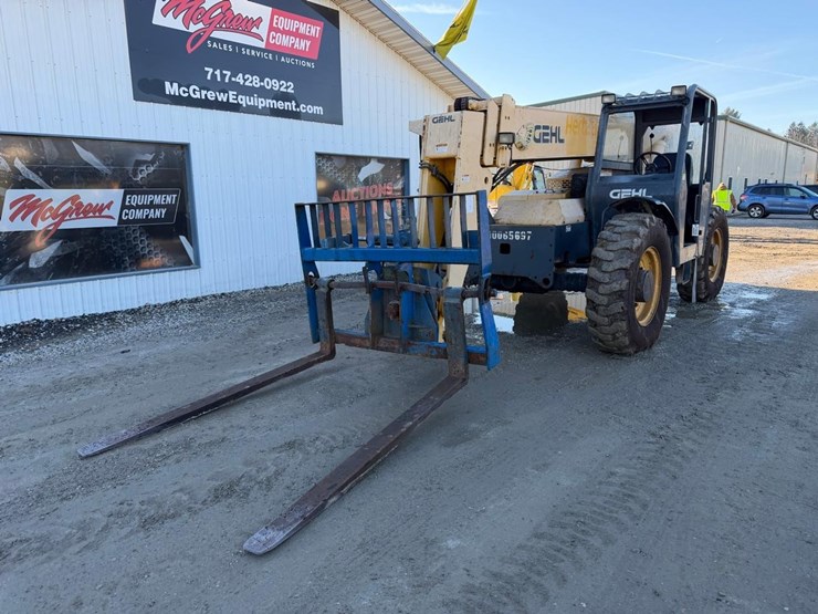 2015-gehl-rs8-42-image-2