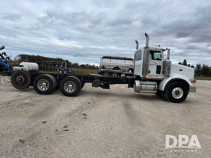 peterbilt-378-image-10