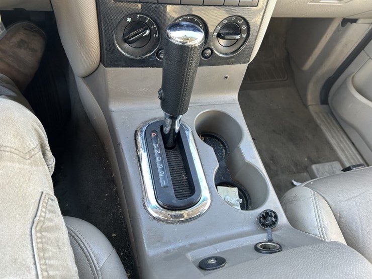 2007-ford-explorer-xlt-image-21