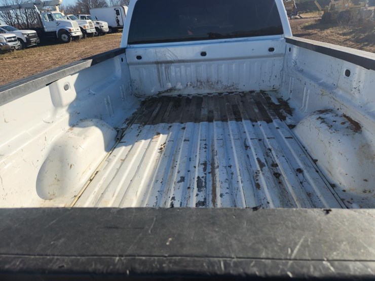 2017-chevrolet-2500-image-25