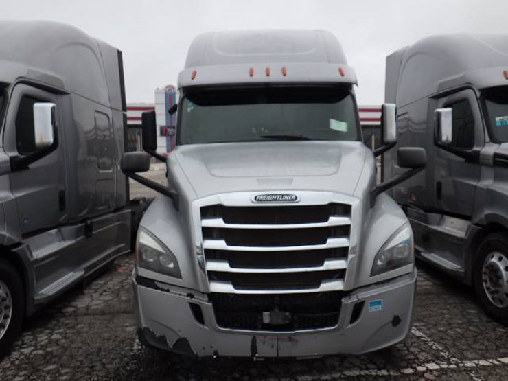 freightliner-cascadia-126-image-3