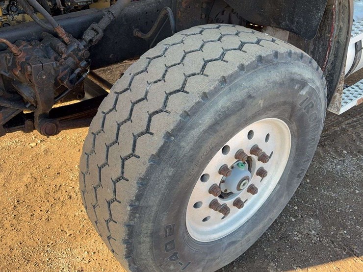 1995-ford-ltl9000-image-17