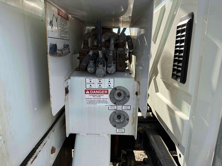 international-durastar-4300-image-18