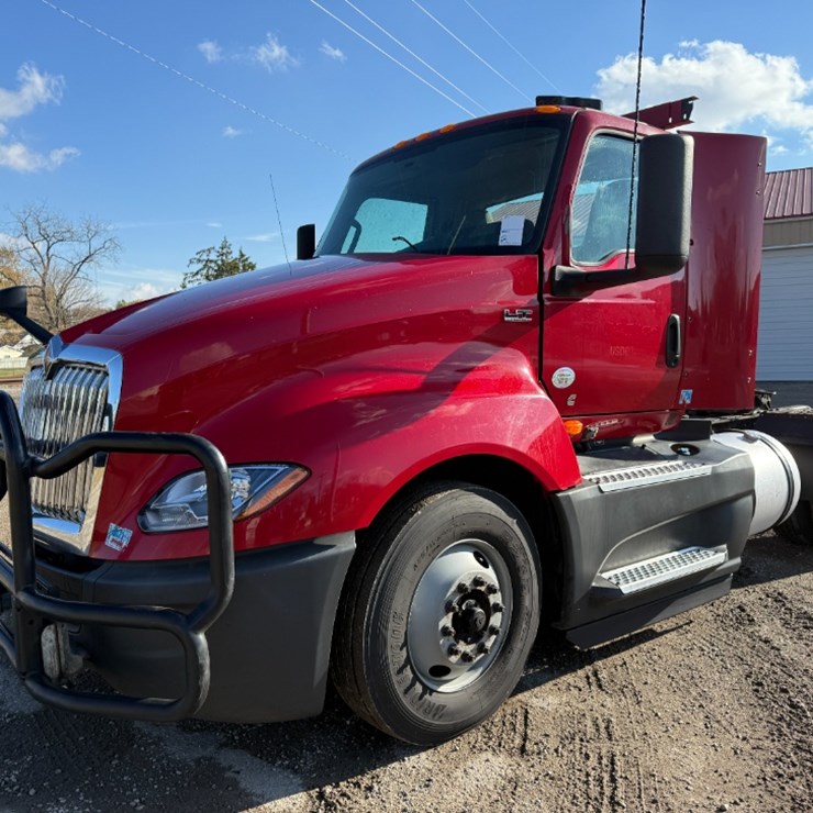 2019 INTERNATIONAL LT