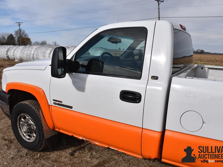 2006-chevrolet-silverado-2500-image-14