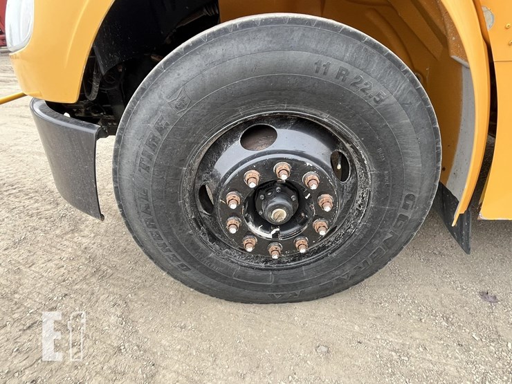 2015-thomas-saf-t-liner-c2-image-11