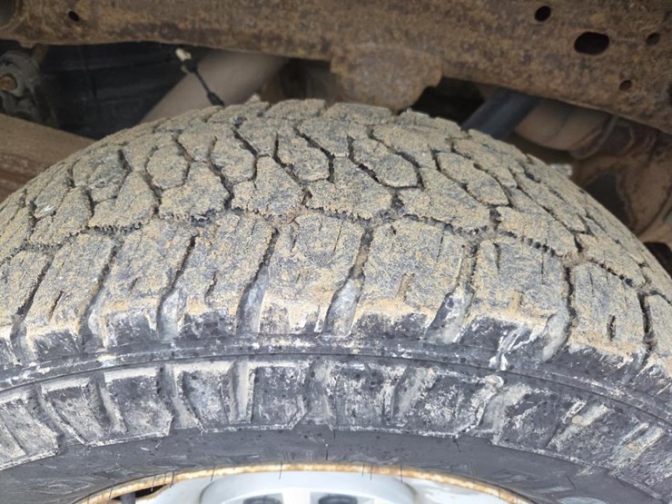 2011-gmc-2500-image-65