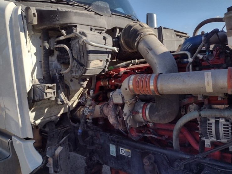 peterbilt-567-image-24