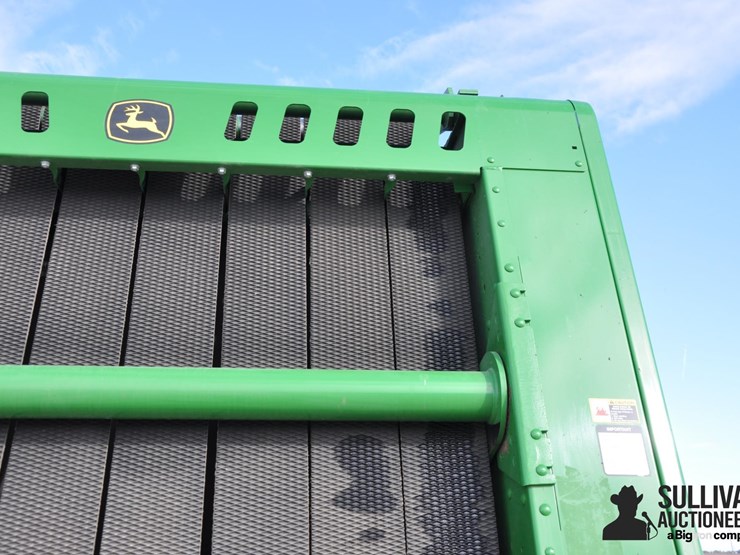 john-deere-560m-image-16