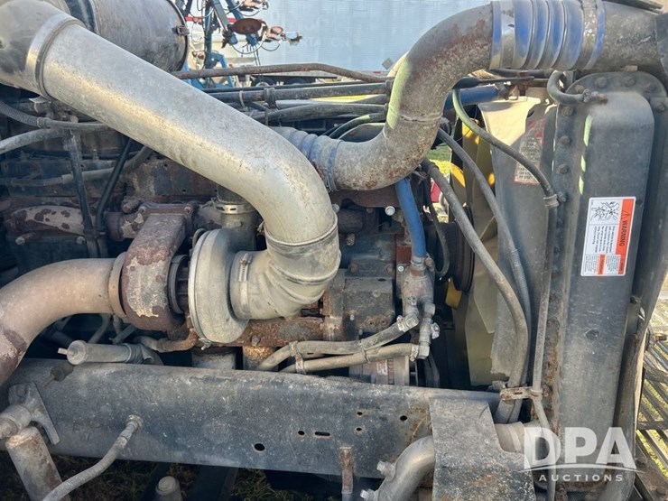 1996-freightliner-fld120-image-47