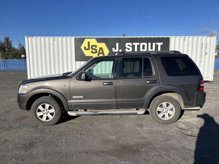 2007-ford-explorer-xlt-image-2