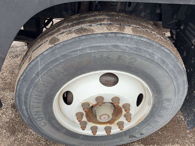 2018-isuzu-ftr-image-6