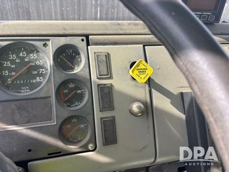 freightliner-fl106-image-81