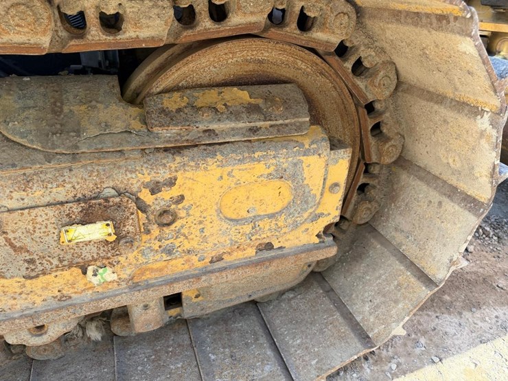 2019-caterpillar-d5k2-image-24