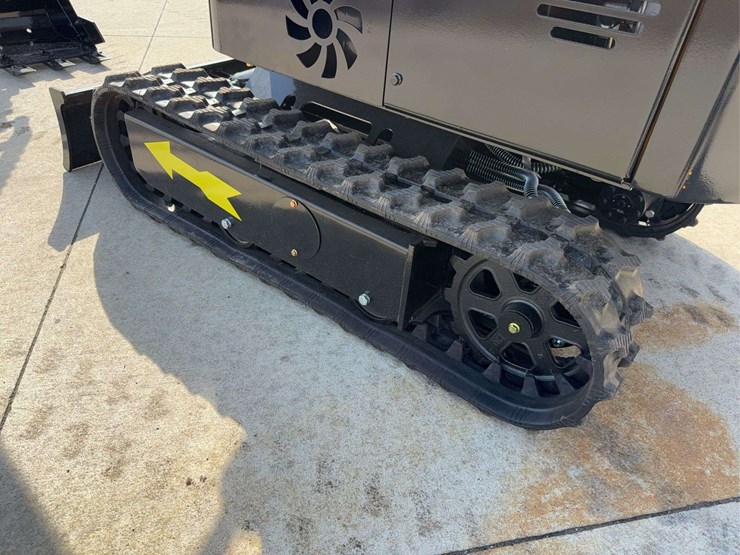 2025-miva-va13-mini-excavator-image-5