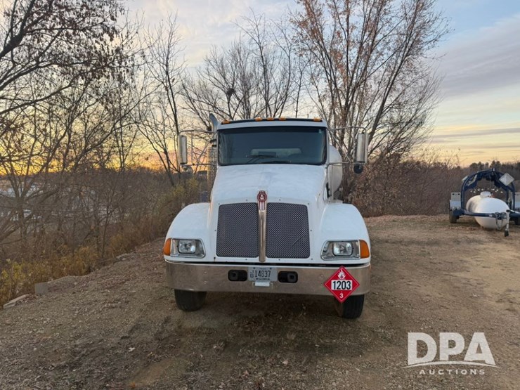 kenworth-t300-image-2