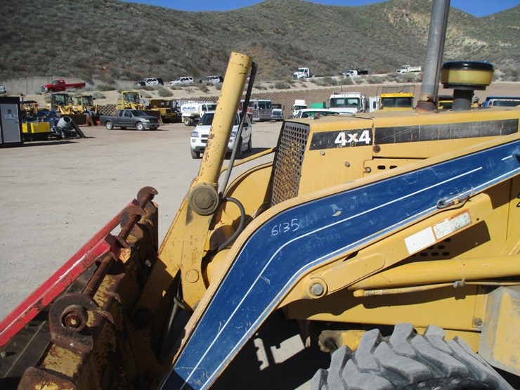 2004-deere-210le-image-15