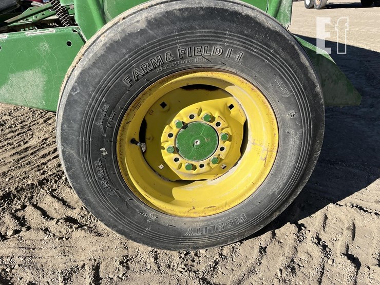 john-deere-8200-image-6