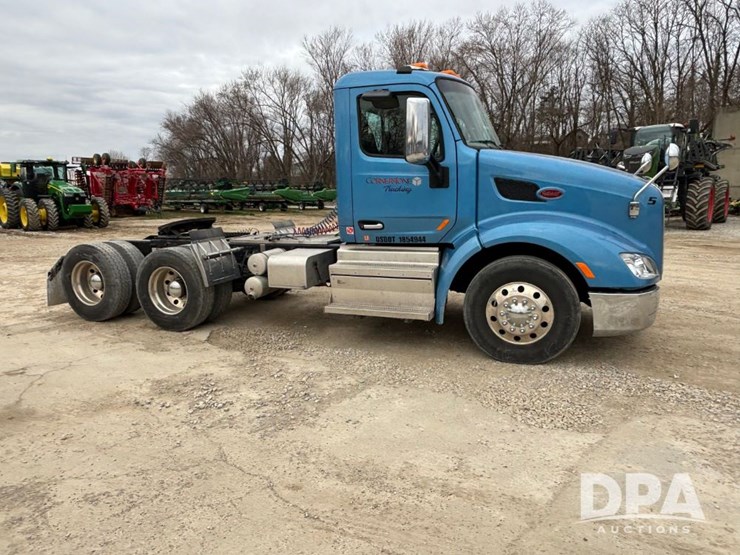 peterbilt-579-image-6