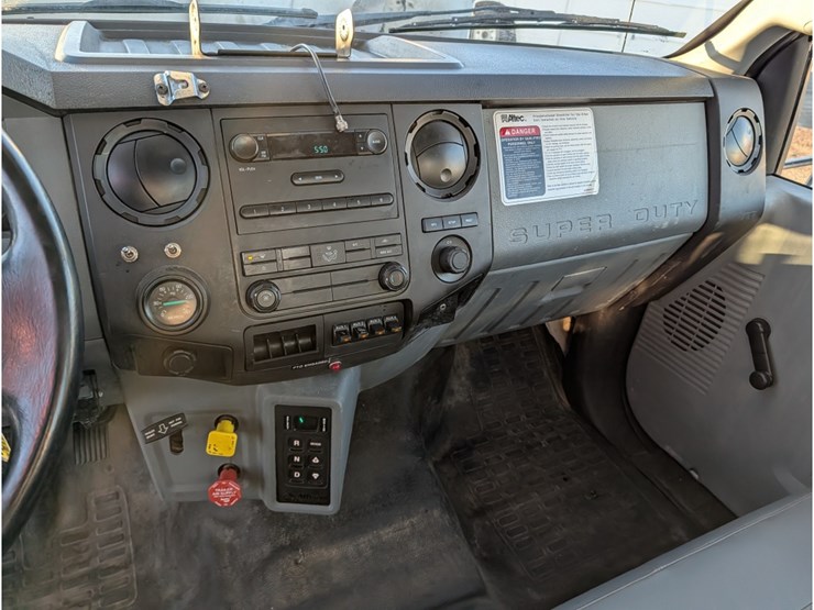 2015-ford-f750-image-26