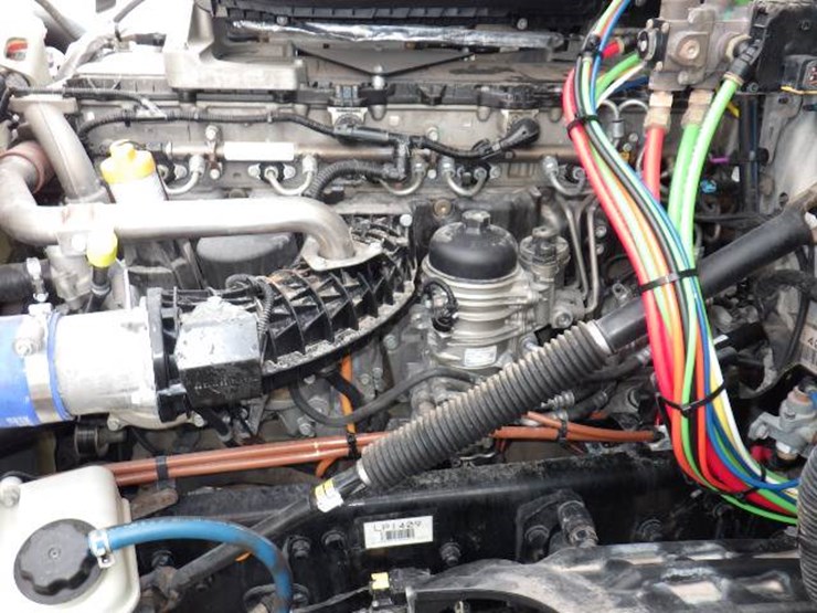 2020-freightliner-cascadia-126-image-20