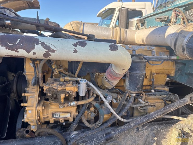 1996-peterbilt-379-image-25