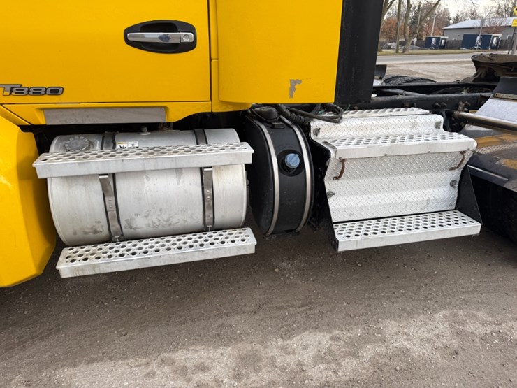 2019-kenworth-t880-image-9