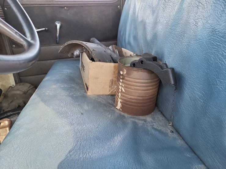 1953-gmc-354-24-round-top-cab-single-axle-grain-truck--needs-axle-shaft-image-47