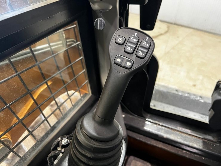 2021-case-sr270b-image-23