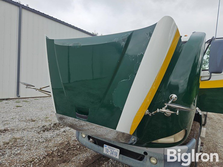 2009-freightliner-columbia-112-image-16