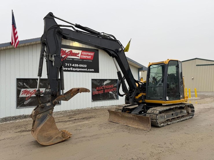 2018-deere-85g-image-2