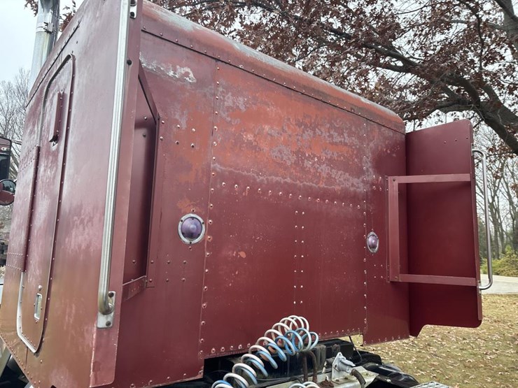 1988-peterbilt-377-image-16