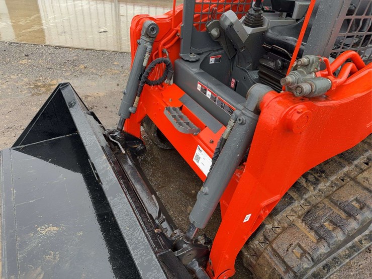 2015-kubota-svl75-2-image-36