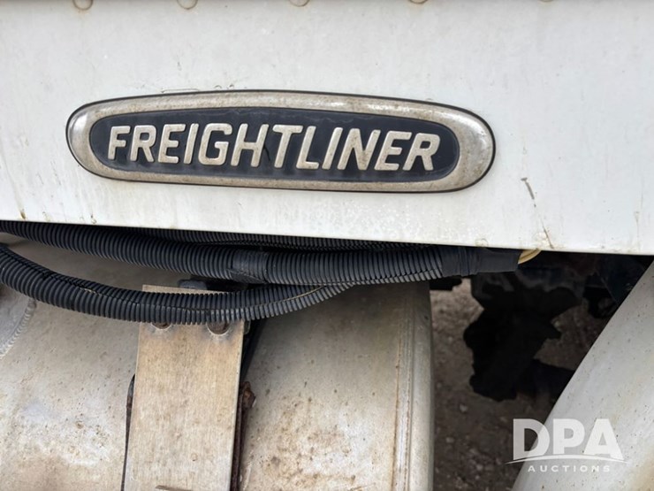 freightliner-fld112-image-26