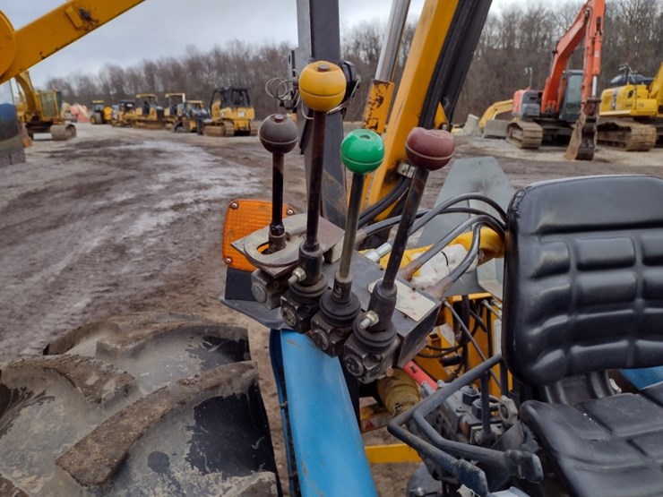 new-holland-3930-image-21